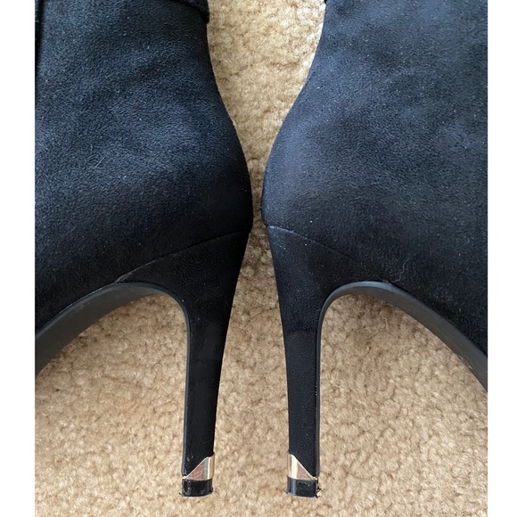 Black over the knee sued boot heels - Picture 2 of 2